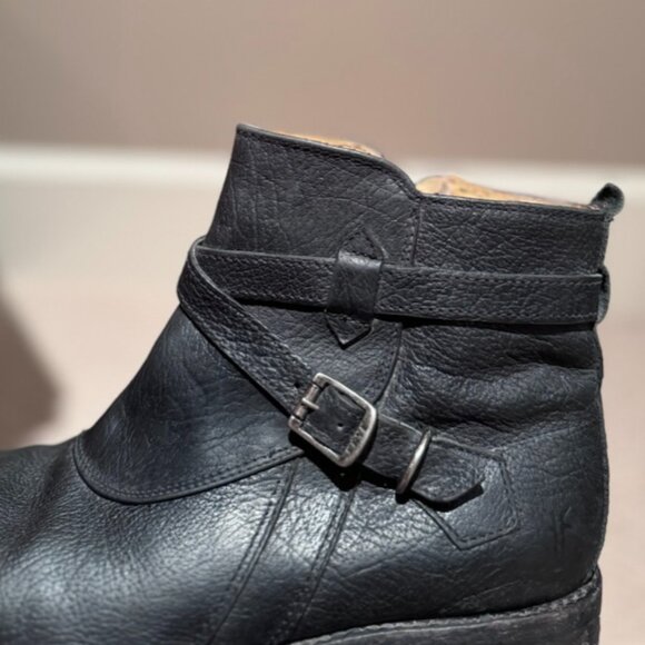 Frye  - 'Jayden Cross Strap' Black Leather Moto Ankle Boots - size 8.5 - Picture 4 of 14